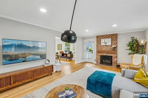 75 S Highwood Avenue Glen Rock NJ 07452