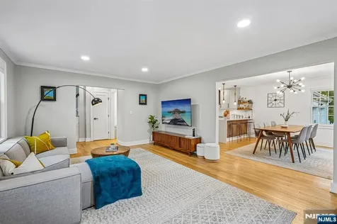 75 S Highwood Avenue Glen Rock NJ 07452
