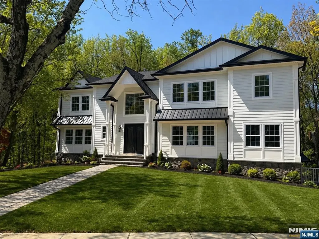 81 Eastbrook Drive River Edge NJ 07661