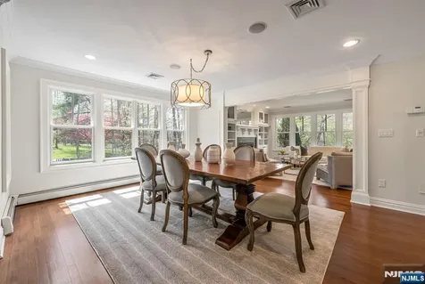 8 Mill Glen Court Upper Saddle River NJ 07458