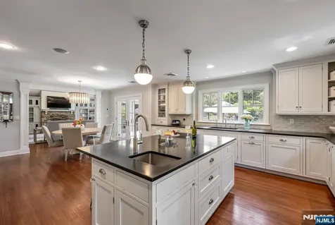 8 Mill Glen Court Upper Saddle River NJ 07458