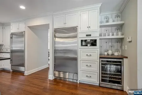 8 Mill Glen Court Upper Saddle River NJ 07458