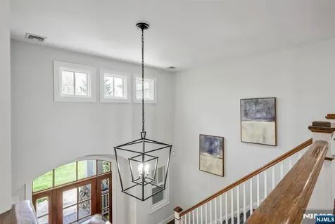 8 Mill Glen Court Upper Saddle River NJ 07458