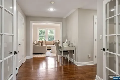 8 Mill Glen Court Upper Saddle River NJ 07458