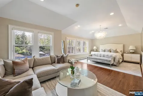 8 Mill Glen Court Upper Saddle River NJ 07458