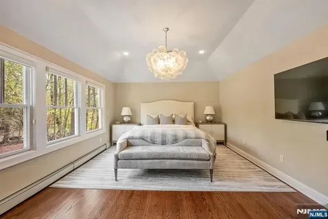8 Mill Glen Court Upper Saddle River NJ 07458