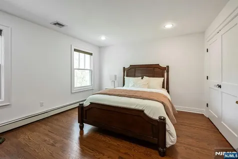 8 Mill Glen Court Upper Saddle River NJ 07458