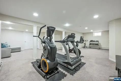 8 Mill Glen Court Upper Saddle River NJ 07458