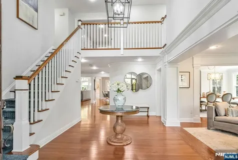 8 Mill Glen Court Upper Saddle River NJ 07458