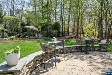 8 Mill Glen Court Upper Saddle River NJ 07458