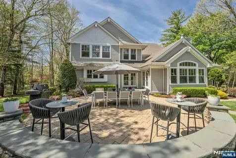8 Mill Glen Court Upper Saddle River NJ 07458