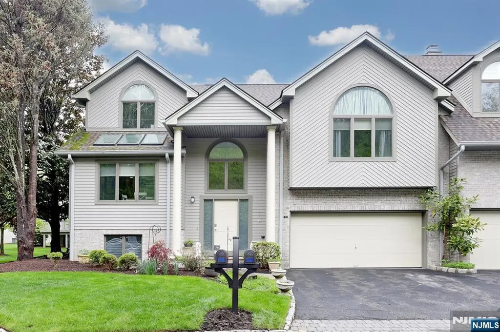 515 Elm Court Norwood NJ 07648