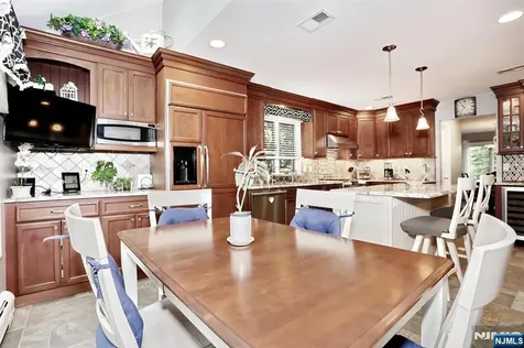 515 Elm Court Norwood NJ 07648