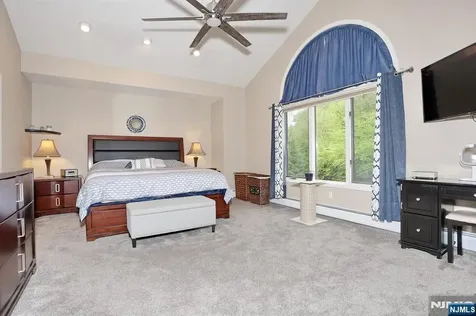 515 Elm Court Norwood NJ 07648