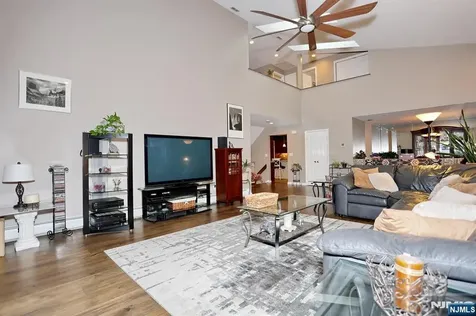 515 Elm Court Norwood NJ 07648