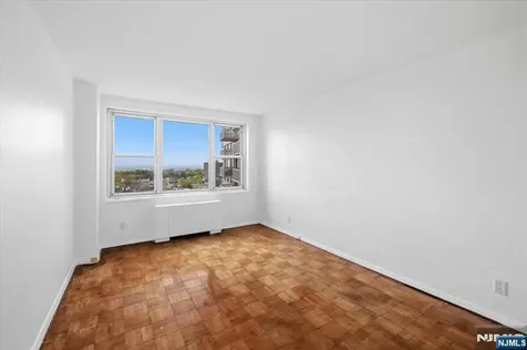 2000 Linwood Avenue Fort Lee NJ 07024