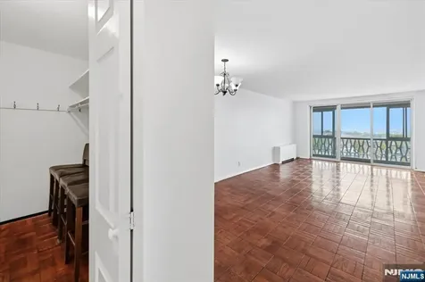 2000 Linwood Avenue Fort Lee NJ 07024