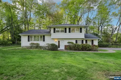 501 Terhune Terrace Wyckoff NJ 07481