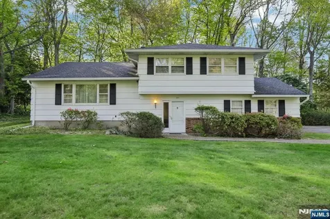 501 Terhune Terrace Wyckoff NJ 07481