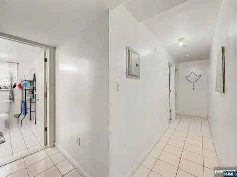 338 S 10th Street Newark NJ 07103