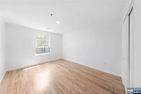 338 S 10th Street Newark NJ 07103