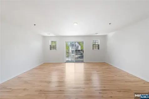 338 S 10th Street Newark NJ 07103