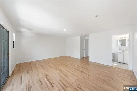 338 S 10th Street Newark NJ 07103
