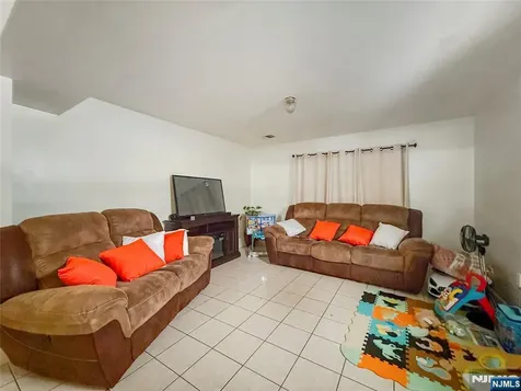 338 S 10th Street Newark NJ 07103