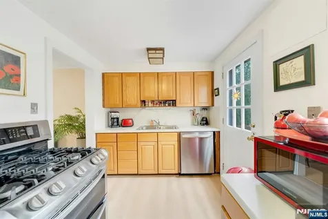 17 Brookdale Road Bloomfield NJ 07003