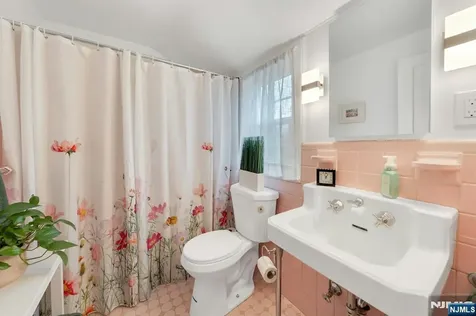17 Brookdale Road Bloomfield NJ 07003