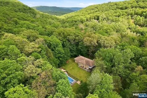 794 Westbrook Road West Milford NJ 07480