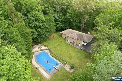 794 Westbrook Road West Milford NJ 07480