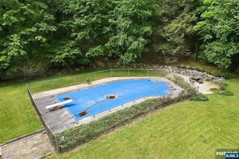 794 Westbrook Road West Milford NJ 07480
