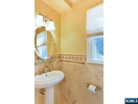 1 Frasco Lane Norwood NJ 07648