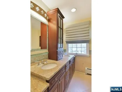 1 Frasco Lane Norwood NJ 07648