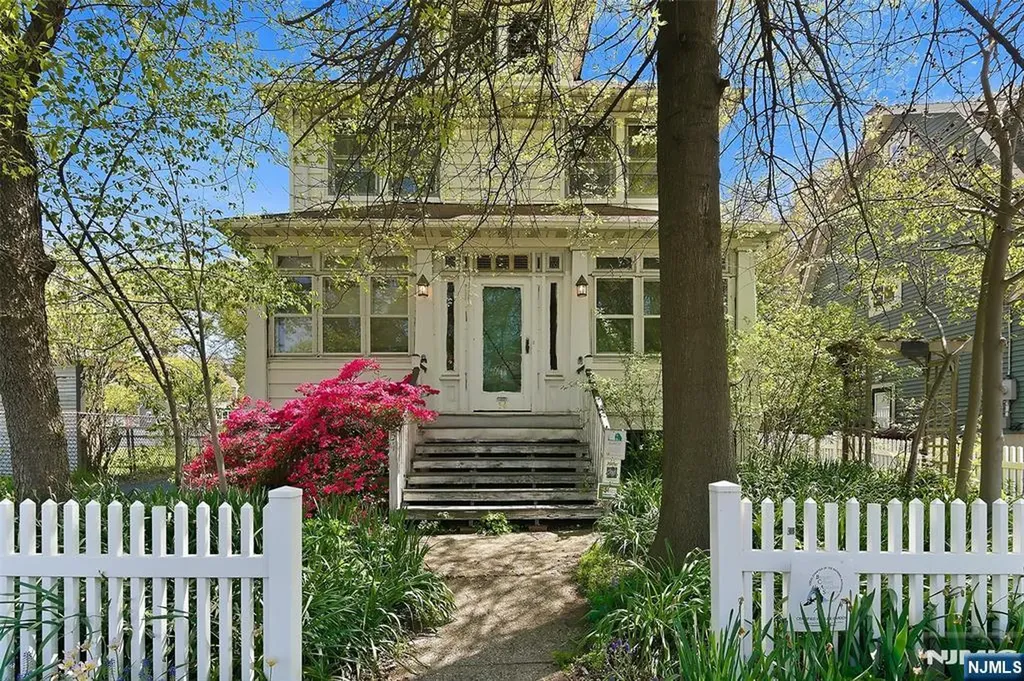54 Rochelle Avenue Rochelle Park NJ 07662