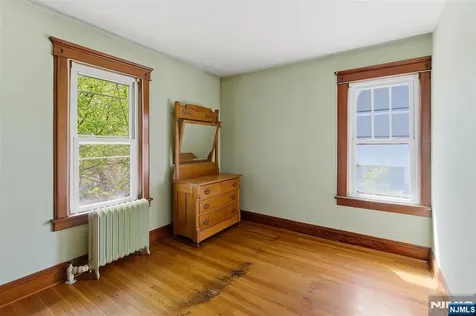 54 Rochelle Avenue Rochelle Park NJ 07662