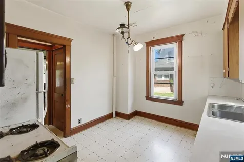 54 Rochelle Avenue Rochelle Park NJ 07662