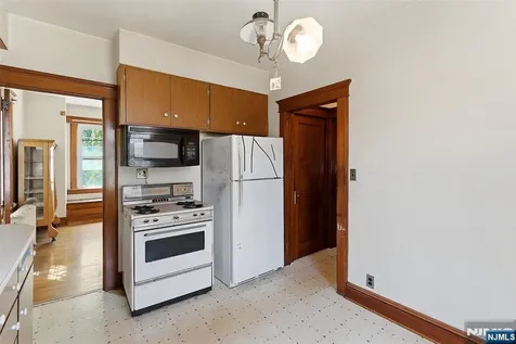 54 Rochelle Avenue Rochelle Park NJ 07662