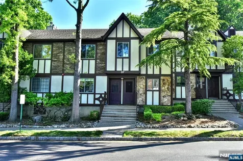3707 Mark Twain Way Mahwah NJ 07430