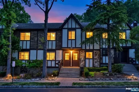 3707 Mark Twain Way Mahwah NJ 07430