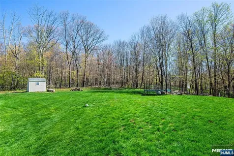 5 Crestview Lane Sparta NJ 07871
