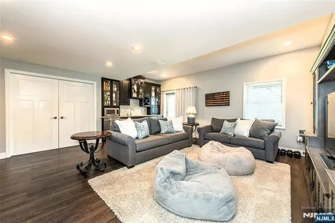 5 Crestview Lane Sparta NJ 07871