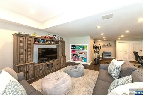 5 Crestview Lane Sparta NJ 07871