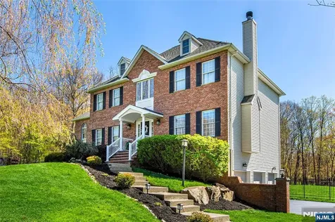 5 Crestview Lane Sparta NJ 07871