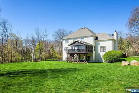 5 Crestview Lane Sparta NJ 07871