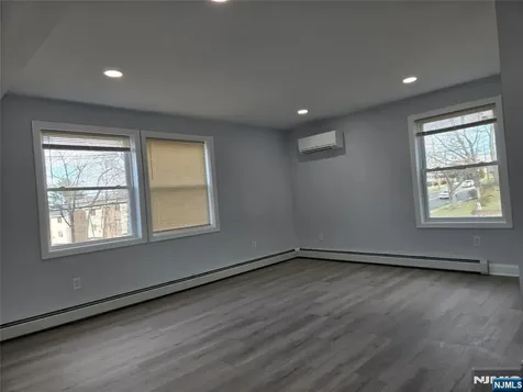 36 Augusta Elmwood Park NJ 07407