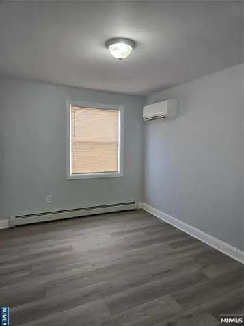 36 Augusta Elmwood Park NJ 07407