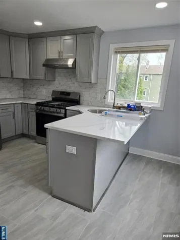 36 Augusta Elmwood Park NJ 07407