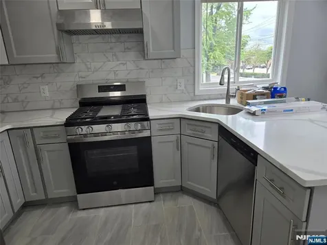 36 Augusta Elmwood Park NJ 07407